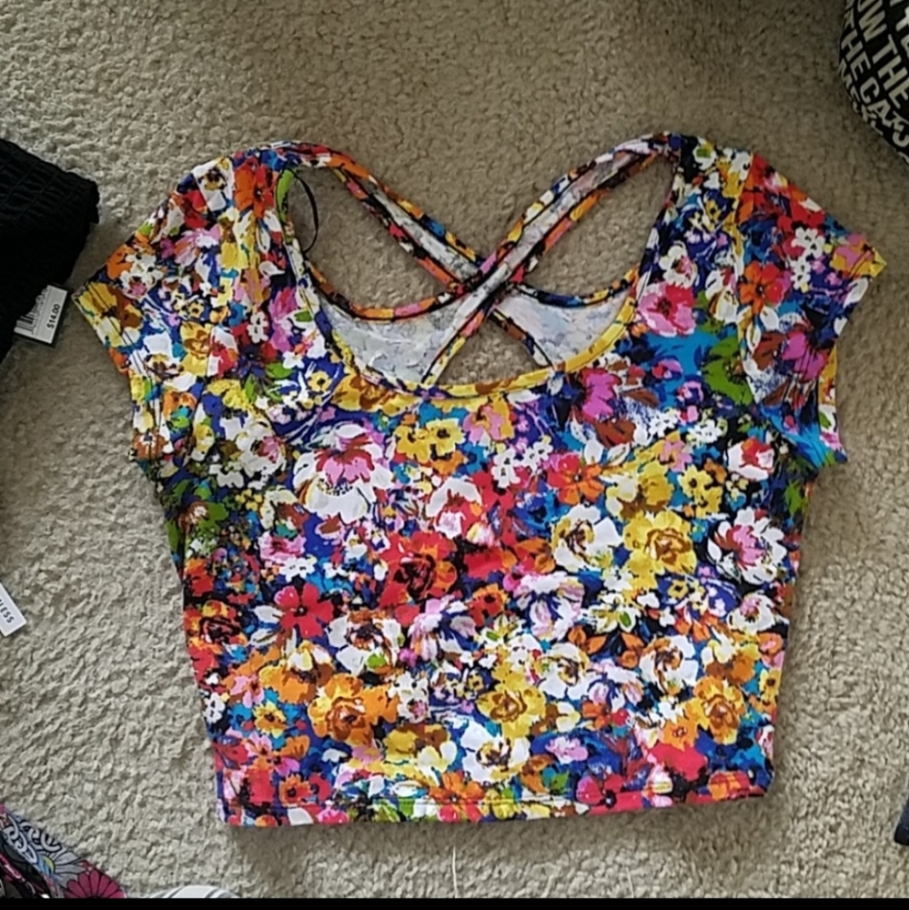 *repost/hold* crop floral top